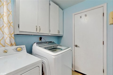 Casa en venta en Fruitland Park, Florida, 3 dormitorios, 136.66 m2 № 1549950 - foto 9