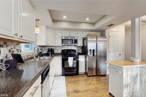 Casa en venta en Fruitland Park, Florida, 3 dormitorios, 136.66 m2 № 1549950 - foto 19