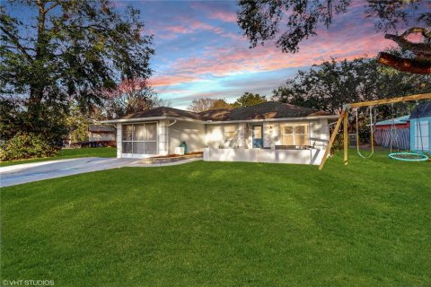 Casa en venta en Fruitland Park, Florida, 3 dormitorios, 136.66 m2 № 1549950 - foto 1