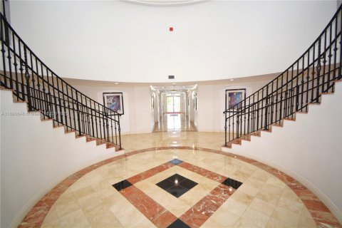 Propiedad comercial en venta en Miami, Florida № 1983374 - foto 27