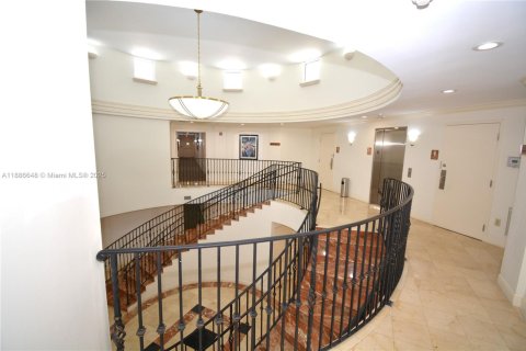 Propiedad comercial en venta en Miami, Florida № 1983374 - foto 26