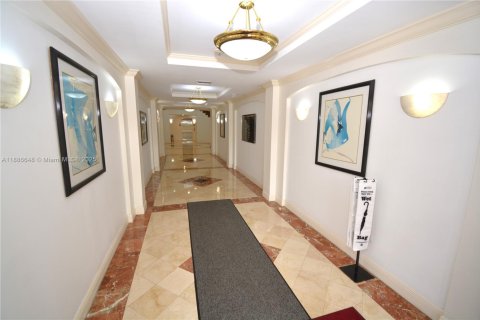 Propiedad comercial en venta en Miami, Florida № 1983374 - foto 28