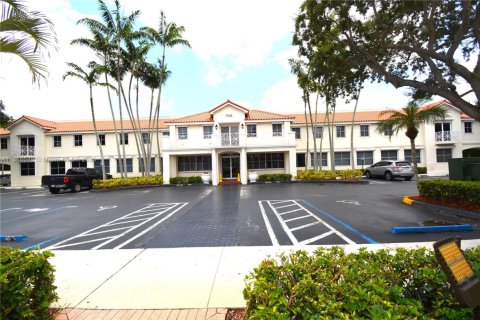 Propiedad comercial en venta en Miami, Florida № 1983374 - foto 29