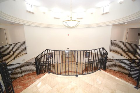 Propiedad comercial en venta en Miami, Florida № 1983374 - foto 25