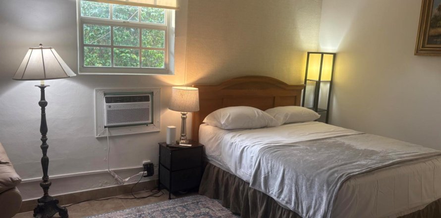 Propiedad comercial en Boca Raton, Florida 1 dormitorio, 127.65 m2 № 2083803