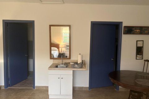 Propiedad comercial en alquiler en Boca Raton, Florida, 1 dormitorio, 127.65 m2 № 2083803 - foto 2