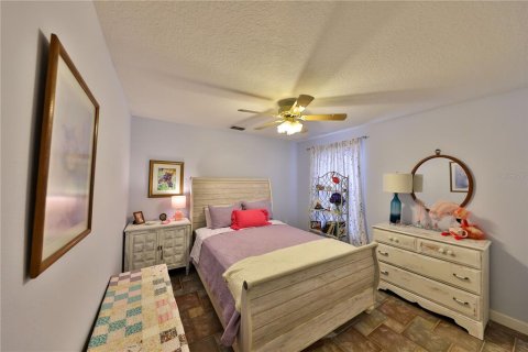 House in Winter Springs, Florida 5 bedrooms, 269.32 sq.m. № 1789153 - photo 14