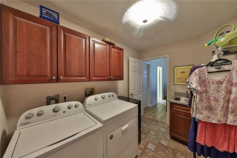 House in Winter Springs, Florida 5 bedrooms, 269.32 sq.m. № 1789153 - photo 18