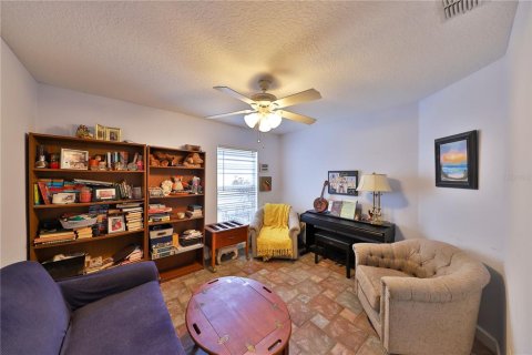 House in Winter Springs, Florida 5 bedrooms, 269.32 sq.m. № 1789153 - photo 16