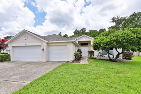 House in Winter Springs, Florida 5 bedrooms, 269.32 sq.m. № 1789153 - photo 1
