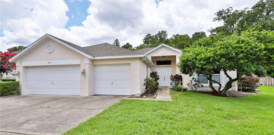 House in Winter Springs, Florida 5 bedrooms, 269.32 sq.m. № 1789153
