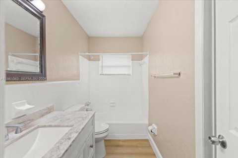 Villa ou maison à louer à Fort Lauderdale, Floride: 3 chambres, 116.13 m2 № 2024733 - photo 11