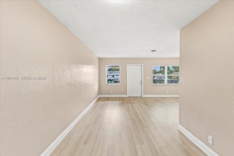 Villa ou maison à louer à Fort Lauderdale, Floride: 3 chambres, 116.13 m2 № 2024733 - photo 6