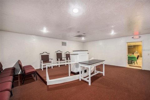 Снять в аренду коммерческую недвижимость в Сеффнер, Флорида 214.05м2, № 1757447 - фото 8