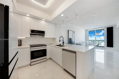 Condominio en alquiler en Fort Lauderdale, Florida, 1 dormitorio, 76.74 m2 № 2026732 - foto 7