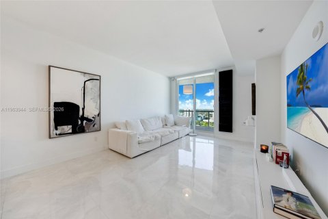 Condominio en alquiler en Fort Lauderdale, Florida, 1 dormitorio, 76.74 m2 № 2026732 - foto 3