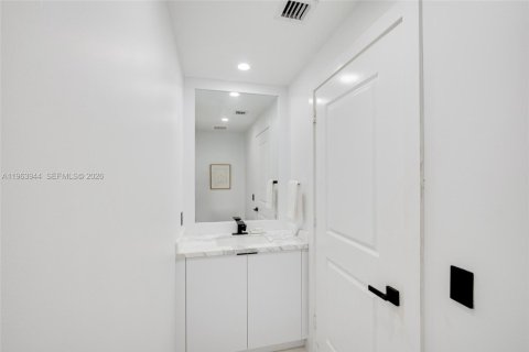Condominio en alquiler en Fort Lauderdale, Florida, 1 dormitorio, 76.74 m2 № 2026732 - foto 9