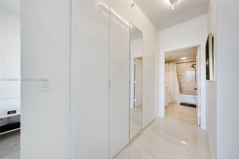 Condominio en alquiler en Fort Lauderdale, Florida, 1 dormitorio, 76.74 m2 № 2026732 - foto 12
