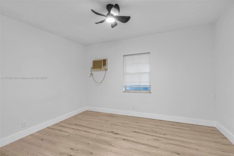 Immobilier commercial à vendre à Fort Lauderdale, Floride: 137.87 m2 № 1472715 - photo 21