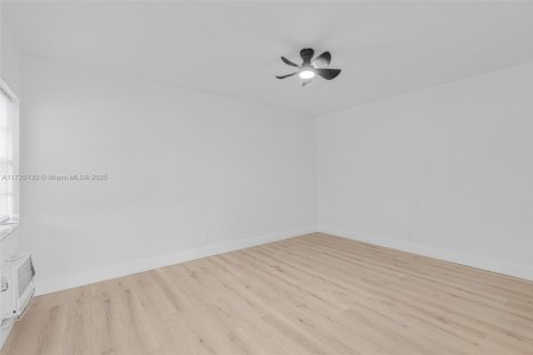 Immobilier commercial à vendre à Fort Lauderdale, Floride: 137.87 m2 № 1472715 - photo 5