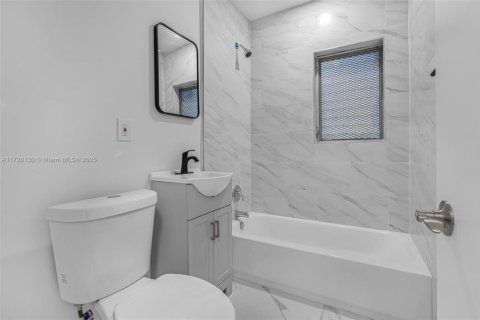 Immobilier commercial à vendre à Fort Lauderdale, Floride: 137.87 m2 № 1472715 - photo 22