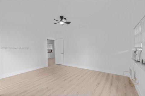 Immobilier commercial à vendre à Fort Lauderdale, Floride: 137.87 m2 № 1472715 - photo 14