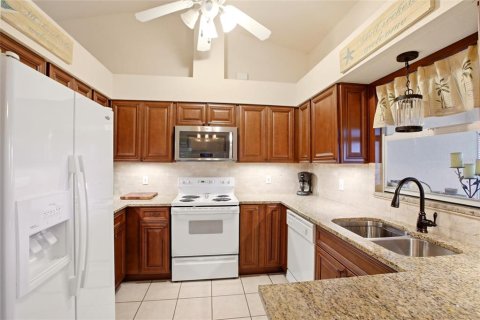 House in North Port, Florida 3 bedrooms, 132.01 sq.m. № 2212015 - photo 15