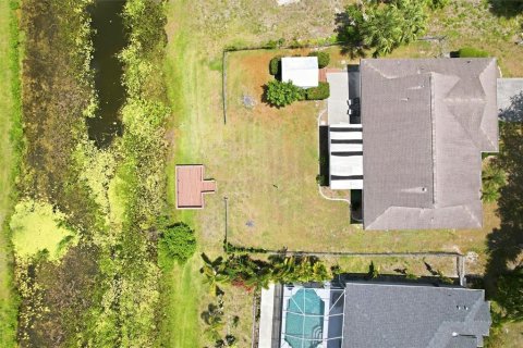 House in North Port, Florida 3 bedrooms, 132.01 sq.m. № 2212015 - photo 4