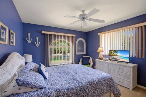 House in North Port, Florida 3 bedrooms, 132.01 sq.m. № 2212015 - photo 24
