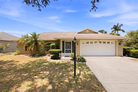 House in North Port, Florida 3 bedrooms, 132.01 sq.m. № 2212015 - photo 5