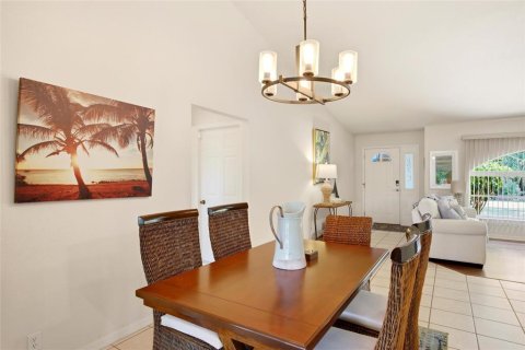 House in North Port, Florida 3 bedrooms, 132.01 sq.m. № 2212015 - photo 13
