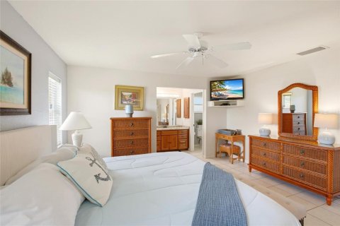 House in North Port, Florida 3 bedrooms, 132.01 sq.m. № 2212015 - photo 19
