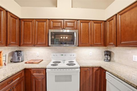 House in North Port, Florida 3 bedrooms, 132.01 sq.m. № 2212015 - photo 16