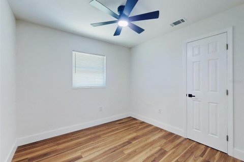 House in New Smyrna Beach, Florida 4 bedrooms, 100.8 sq.m. № 2216388 - photo 26
