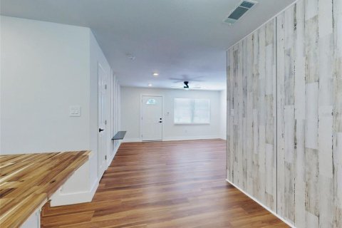 House in New Smyrna Beach, Florida 4 bedrooms, 100.8 sq.m. № 2216388 - photo 11