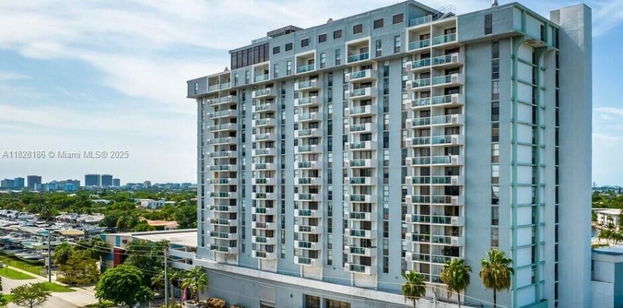 Condo à North Miami, Floride, 2 chambres  № 1977238