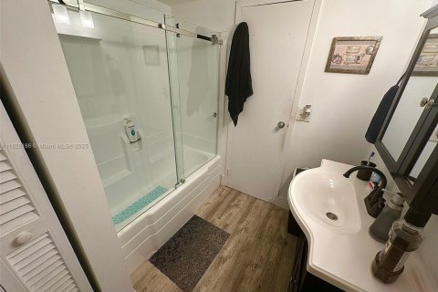 Copropriété à vendre à North Miami, Floride: 2 chambres, 97.55 m2 № 1977238 - photo 8