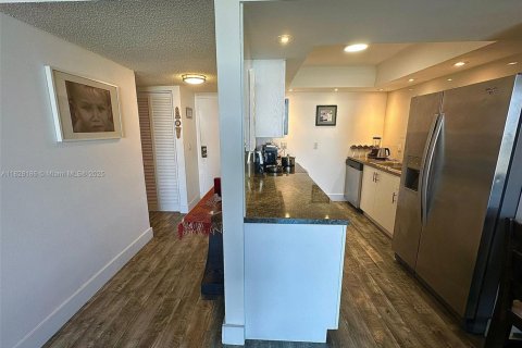 Copropriété à vendre à North Miami, Floride: 2 chambres, 97.55 m2 № 1977238 - photo 6