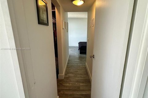 Copropriété à vendre à North Miami, Floride: 2 chambres, 97.55 m2 № 1977238 - photo 7