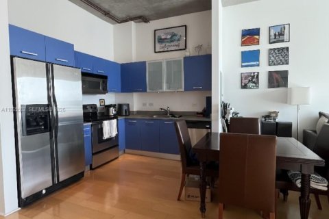 Apartamento en Fort Lauderdale, Florida 1 dormitorio, 70.14 m2 № 2027168