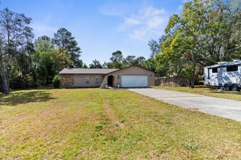 House in Spring Hill, Florida 2 bedrooms, 117.15 sq.m. № 1783463 - photo 1