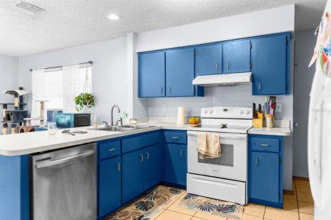 House in Spring Hill, Florida 2 bedrooms, 117.15 sq.m. № 1783463 - photo 8