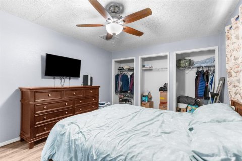 House in Spring Hill, Florida 2 bedrooms, 117.15 sq.m. № 1783463 - photo 13