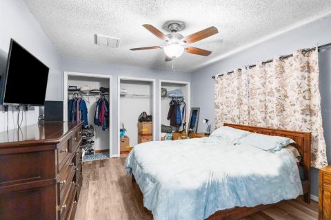 House in Spring Hill, Florida 2 bedrooms, 117.15 sq.m. № 1783463 - photo 11