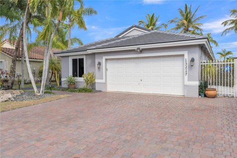 Купить виллу или дом в Майами, Флорида 3 спальни, 174.56м2, № 2023892 - фото 5