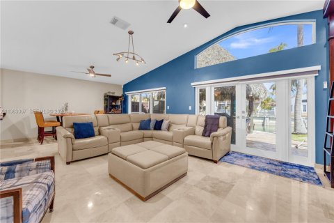 Купить виллу или дом в Майами, Флорида 3 спальни, 174.56м2, № 2023892 - фото 11