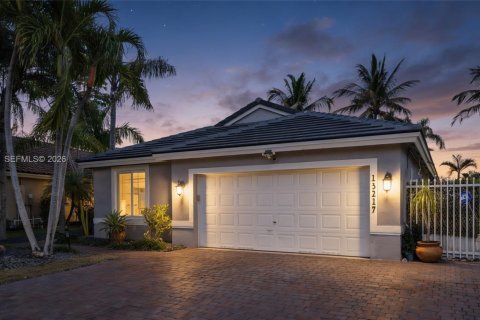 Купить виллу или дом в Майами, Флорида 3 спальни, 174.56м2, № 2023892 - фото 2