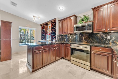 Купить виллу или дом в Майами, Флорида 3 спальни, 174.56м2, № 2023892 - фото 17