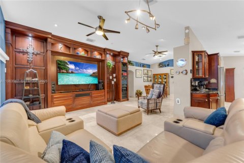 Купить виллу или дом в Майами, Флорида 3 спальни, 174.56м2, № 2023892 - фото 12