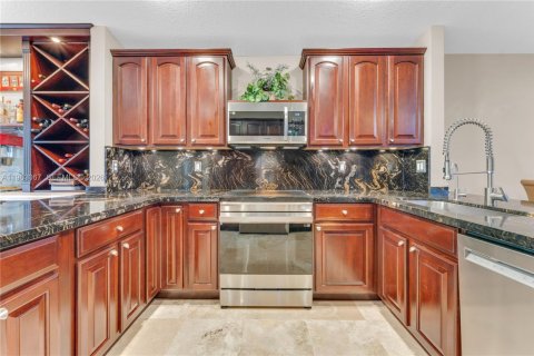 Купить виллу или дом в Майами, Флорида 3 спальни, 174.56м2, № 2023892 - фото 16